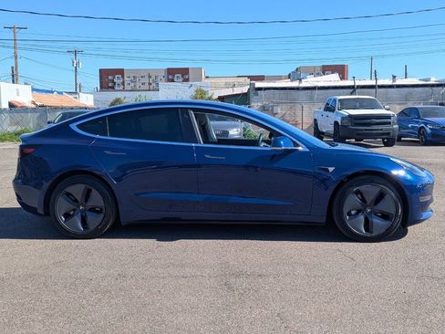 Used 2019 Tesla Model 3 Standard Range image 2