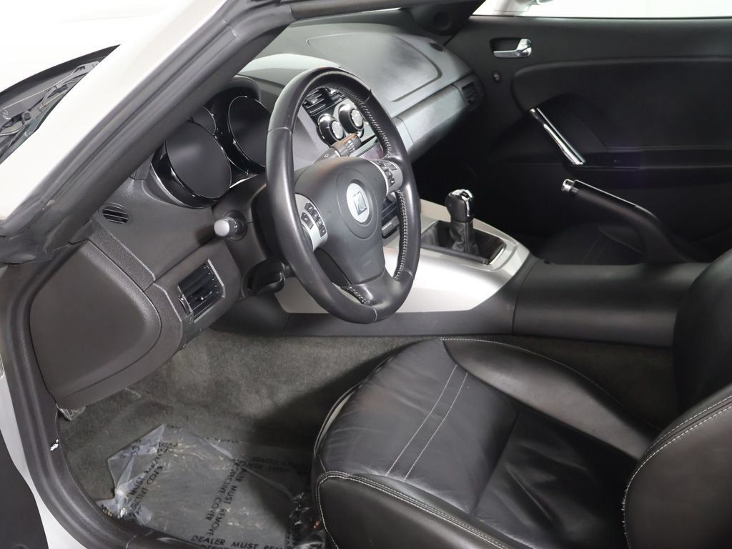 Used 2009 Saturn Sky Red Line RWD image 15