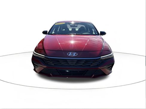 Used 2025 Hyundai Elantra Sport image 8