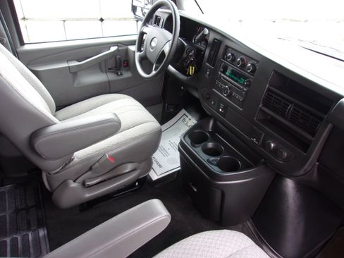 Used 2016 Chevrolet Express 3500 LT w/ LT Preferred Equipment Group image 27