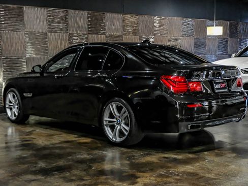 Used 2014 BMW 750i RWD image 11