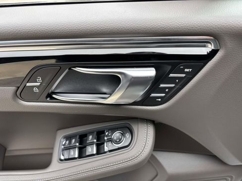 New 2026 Porsche Macan S image 24