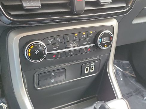 Used 2020 Ford EcoSport Titanium FWD image 27