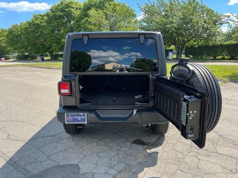 Used 2025 Jeep Wrangler Unlimited Sport AWD/4WD image 28