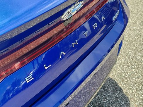 Used 2023 Hyundai Elantra Limited FWD image 6
