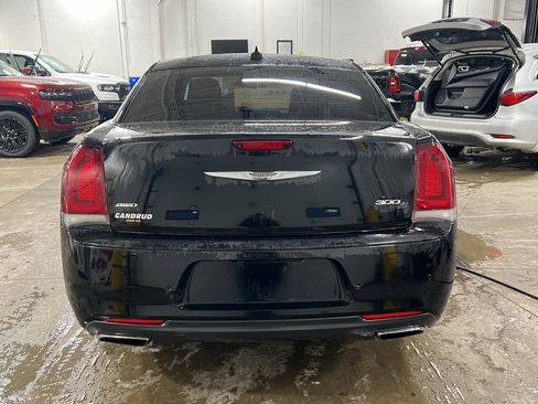 Used 2017 Chrysler 300 S w/ 300S Premium Group image 5