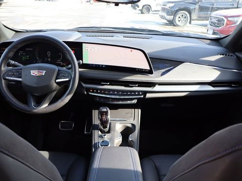 Used 2024 Cadillac XT4 Sport image 43