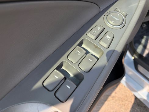 Used 2013 Hyundai Sonata Limited FWD image 15