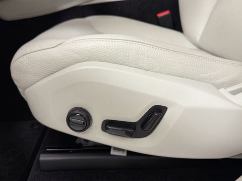 Certified 2024 Volvo XC90 B5 Plus w/ Protection Package AWD/4WD image 18