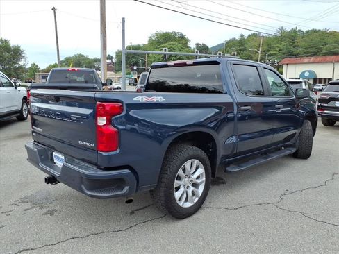 Used 2022 Chevrolet Silverado 1500 Custom AWD/4WD image 4
