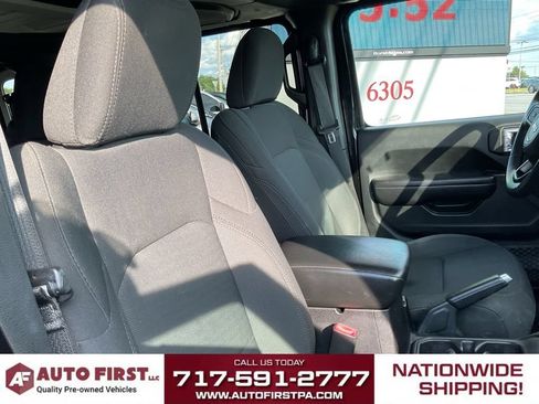Used 2018 Jeep Wrangler Unlimited Sport S AWD/4WD image 16