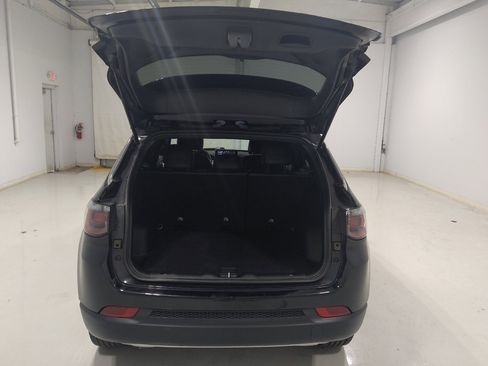 Used 2023 Jeep Compass Limited AWD/4WD image 29