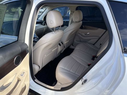 Used 2022 Mercedes-Benz GLC 300 image 13