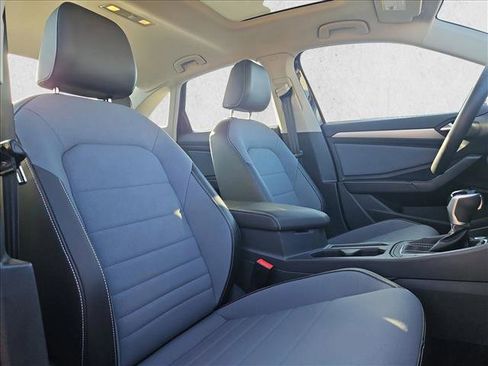 Used 2025 Volkswagen Jetta SE image 15