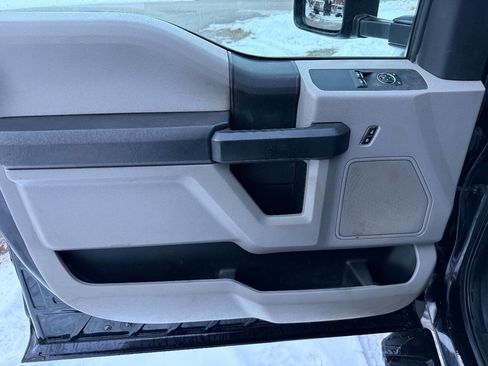 Used 2018 Ford F550 4x4 Regular Cab Super Duty image 11