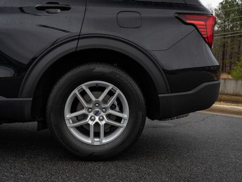 New 2026 Ford Explorer Active RWD image 6