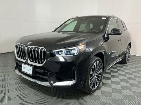 Certified 2025 BMW X1 xDrive28i w/ Convenience Package image 2