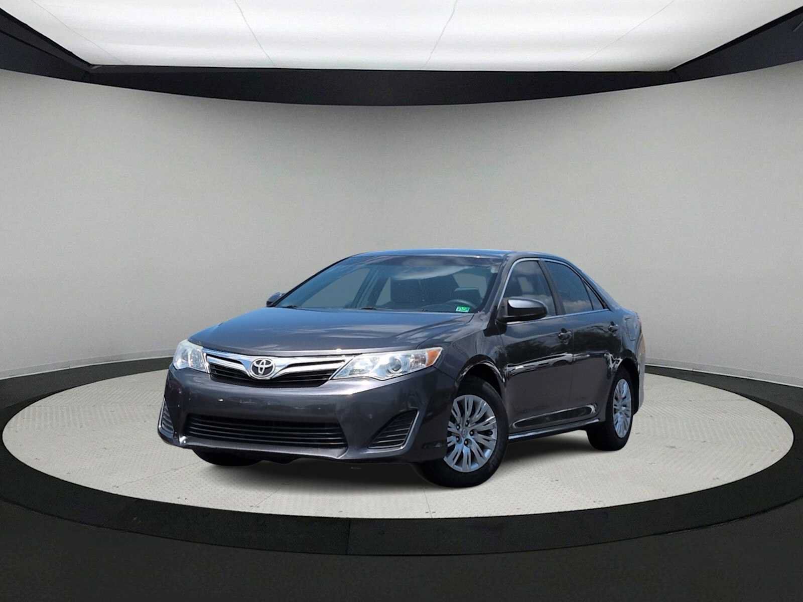 Used 2012 Toyota Camry LE FWD image 1