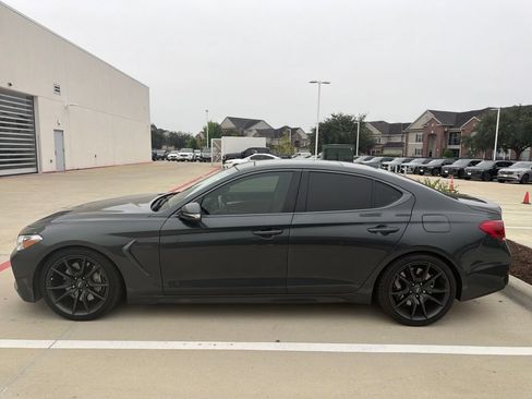 Used 2019 Genesis G70 3.3T Design RWD image 4