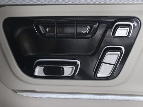 Used 2025 RAM 1500 Tungsten w/ Off-Road Group AWD/4WD image 40
