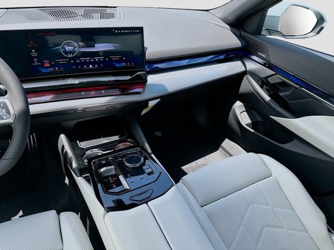 New 2027 BMW 530i RWD image 18
