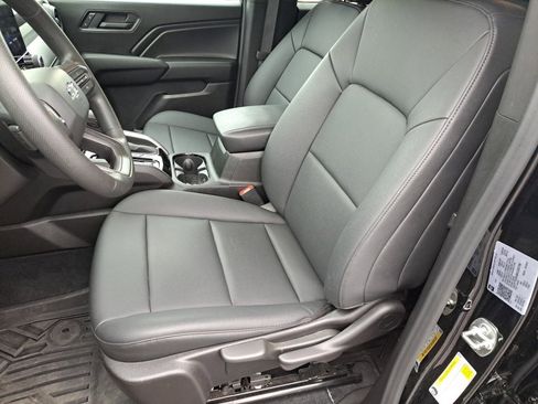 Certified 2024 Chevrolet Colorado Trail Boss w/ Advanced Trailering Package AWD/4WD image 9