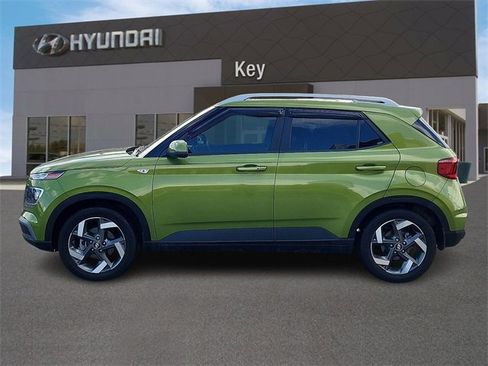 Certified 2024 Hyundai Venue SEL image 5