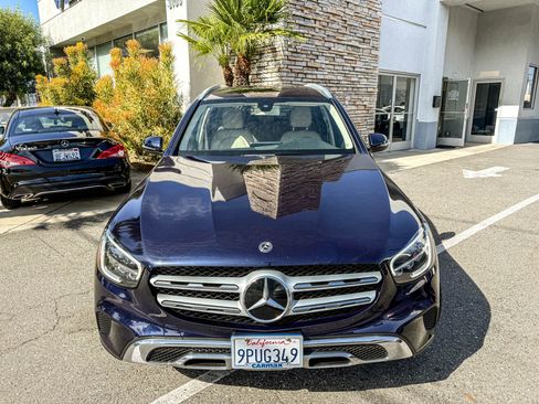 Used 2020 Mercedes-Benz GLC 300 4MATIC w/ Premium Package image 9