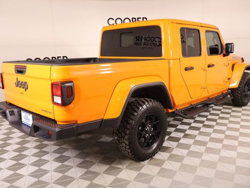 Used 2025 Jeep Gladiator Sport AWD/4WD image 21