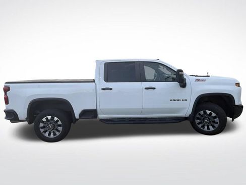 Used 2024 Chevrolet Silverado 2500 Custom w/ Custom Value Package AWD/4WD image 2