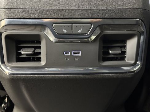 Used 2025 Chevrolet Silverado 2500 High Country w/ High Country Premium Package image 19