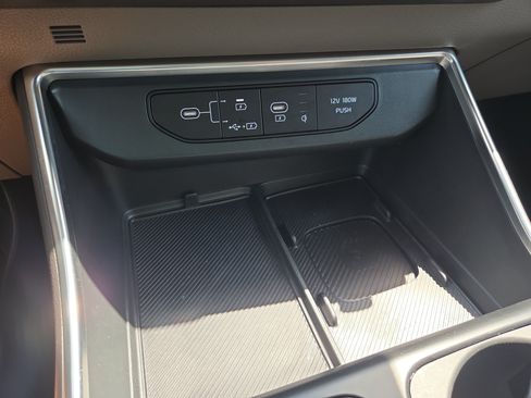 Used 2025 Kia Carnival EX FWD image 17
