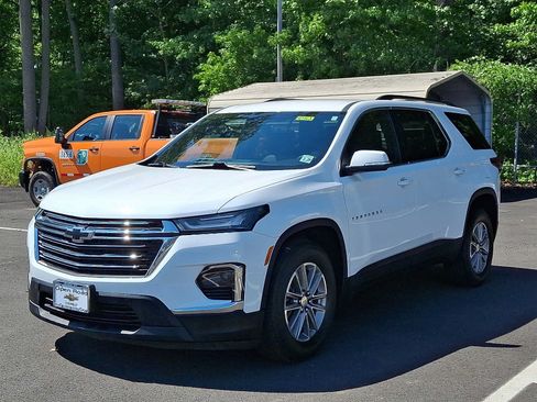 Used 2024 Chevrolet Traverse LT AWD/4WD image 3