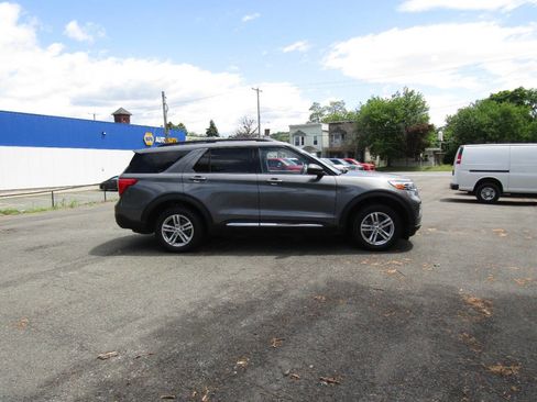 Used 2022 Ford Explorer XLT AWD/4WD image 7