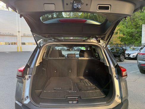 Used 2023 Nissan Rogue SV AWD/4WD image 32
