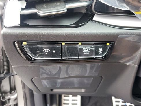 New 2025 Kia Niro EX Touring image 23