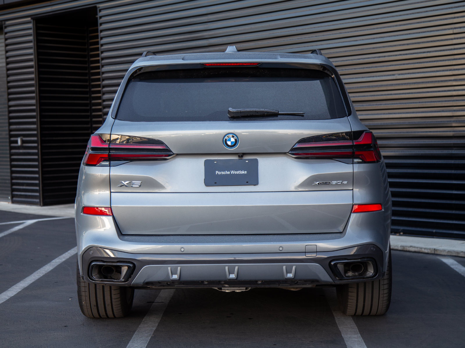 Used 2025 BMW X5 xDrive50e w/ M Sport Package AWD/4WD image 6