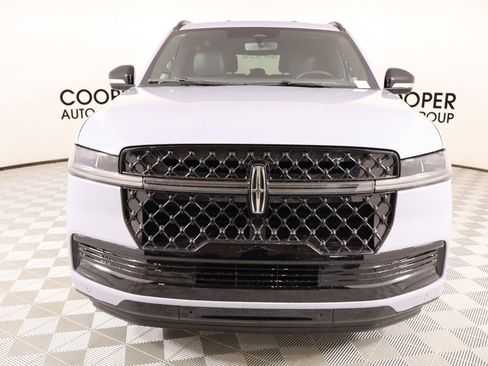 New 2026 Lincoln Navigator L Reserve AWD/4WD image 10