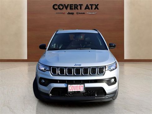 Used 2024 Jeep Compass Latitude image 7