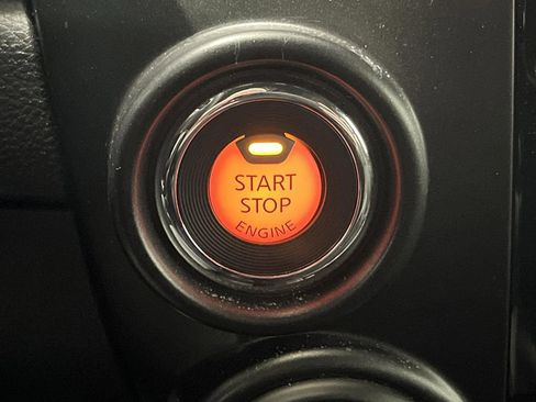 Used 2024 Nissan Titan PRO-4X w/ Pro-4x Utility Package image 21