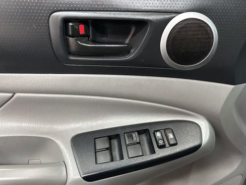 Used 2015 Toyota Tacoma Base w/ TRD Sport Package image 18