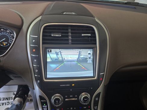 Used 2016 Lincoln MKX Reserve w/ Driver Assistance Package AWD/4WD image 27