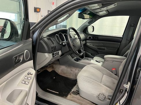 Used 2011 Toyota Tacoma 4x4 Double Cab w/ SR5 Pkg #2 image 7