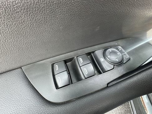 Used 2019 Chevrolet Blazer LT image 13