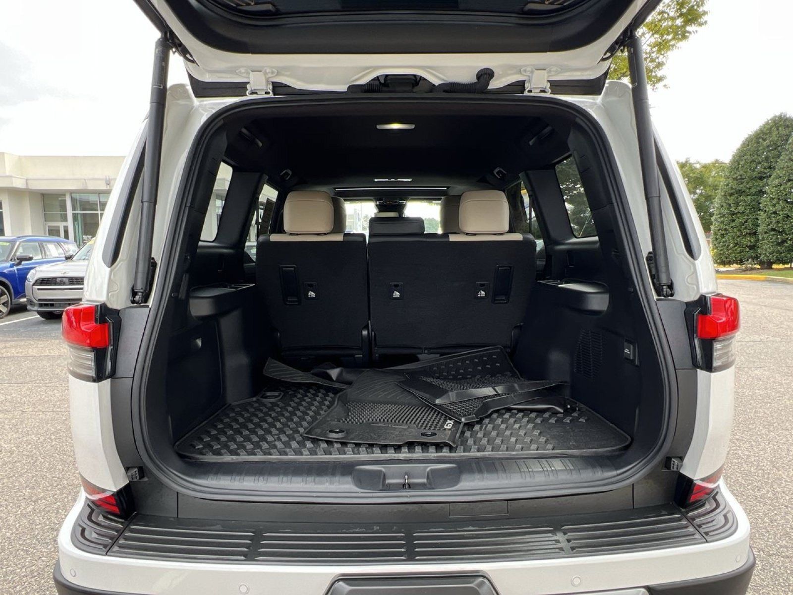 Used 2024 Lexus GX 550 AWD/4WD image 24