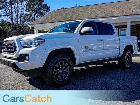 Used 2022 Toyota Tacoma SR5 w/ Technology Package image 12