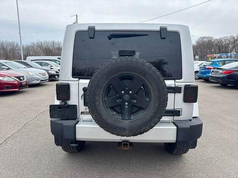 Used 2012 Jeep Wrangler Unlimited Sahara w/ Connectivity Group image 6