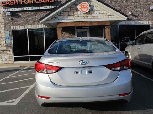 Used 2015 Hyundai Elantra SE w/ Option Group 02 image 6