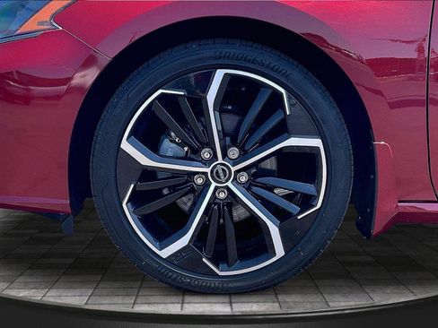 Certified 2024 Nissan Altima 2.5 SR w/ SR Premium Package FWD image 11