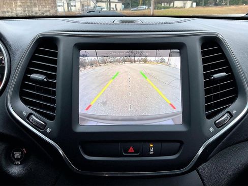 Certified 2022 Jeep Cherokee Latitude Lux image 12